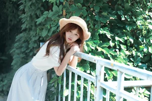 Creative Visual Expressions in Art Language Vol.4901 Fei Xiang De Qi E - image 1