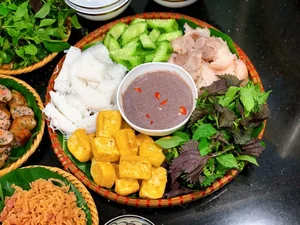 Beyond Pho: Discover the Best Must-Try Street Foods in Hanoi - image 3
