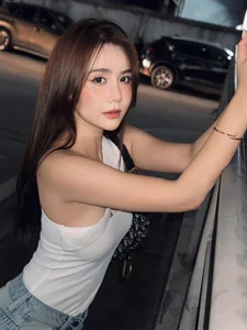 Stunning Beauty Gallery of the Famous Huyen Actress Sisters - image 4