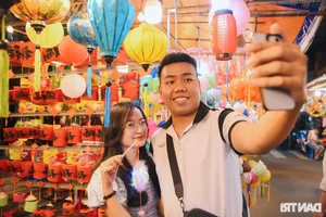 24 Hours in Ho Chi Minh City: A National Day Historical Photo Tour - image 1