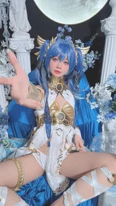 Stunning Iuno Cosplay by PoppaChan from Wuthering Waves: A Masterpiece of Detail and Gaming Artistry (Part02) - image 3