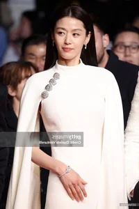 Getty Images Unfiltered: Comparing the Radiant Beauty and Red Carpet Styles of Chinese and Korean Celebrities - image 1