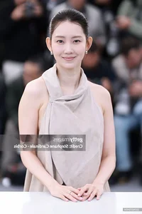 Getty Images Unfiltered: Comparing the Radiant Beauty and Red Carpet Styles of Chinese and Korean Celebrities - image 14