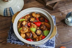 Healthy Braised Chicken with Shiitake Mushrooms: A Vitamin D-Rich Superfood Meal - image 0