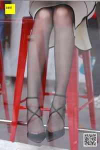 Model Qi Qi in Elegant Black Silk Stockings Collection - image 18