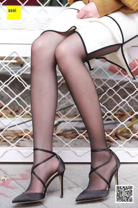 Model Qi Qi in Elegant Black Silk Stockings Collection - image 51