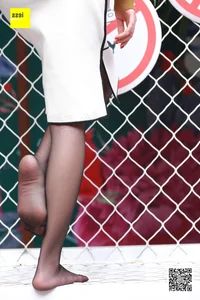 Model Qi Qi in Elegant Black Silk Stockings Collection - image 10