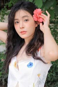 YiTuYu Art Language Vol.7582 Featuring Luo Xin Xin: A Masterclass in Contemporary Portrait Photography - image 25