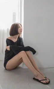 Korean Model An Seo Rin Captivates in Latest Swimwear Studio Photoshoot - image 27