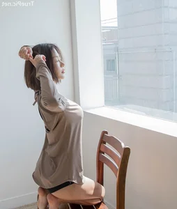 Korean Model An Seo Rin Captivates in Latest Swimwear Studio Photoshoot - image 5