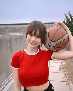 Malaysia’s Basketball Goddess: How This Private Athlete Captivates Millions Online - image 1