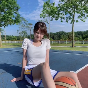 Malaysia’s Basketball Goddess: How This Private Athlete Captivates Millions Online - image 0