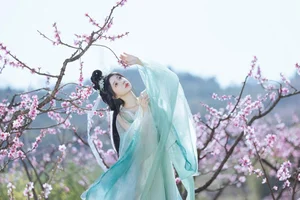 Capturing Timeless Beauty in YiTuYu Art Language Vol.4596 with Qi Luo Sheng De Xiao Su Su - image 1