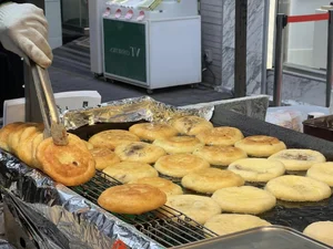 A Guide to the Vibrant Street Food Culture of Seoul, South Korea - image 0