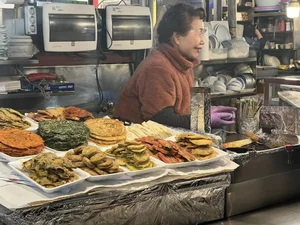 A Guide to the Vibrant Street Food Culture of Seoul, South Korea - image 5