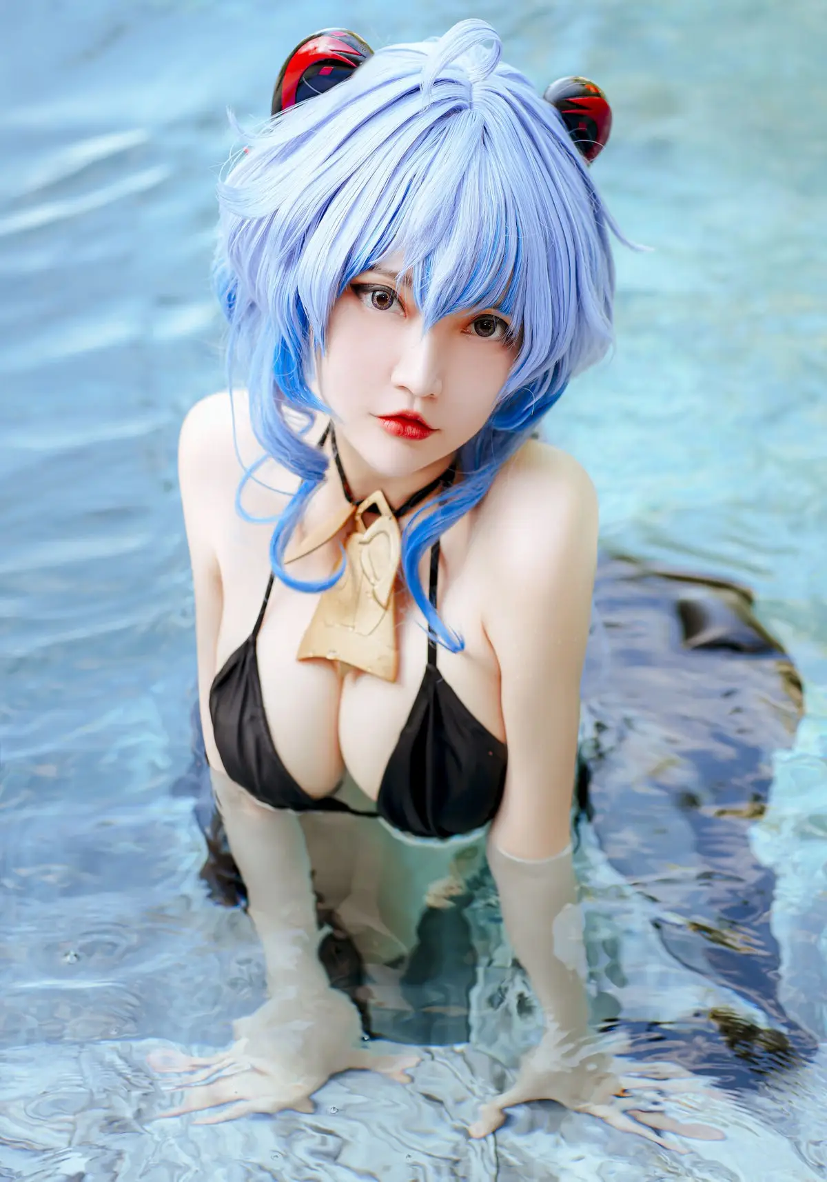 Coser Potato Godzilla's Alluring Ganyu Bikini Cosplay by the Pool