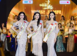 Beauty and Grace: Runner-Up Nguyen Huynh Hai Lam Gallery - image 2