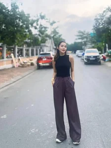Red Carpet Glamour: Huyen Lizzie and Truong Ngoc Anh Shine in Stunning High-Slit Gowns - image 1