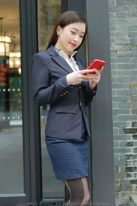 Elegant Office Style: Exploring the IESS Red Shoes Professional Wear Collection - image 7
