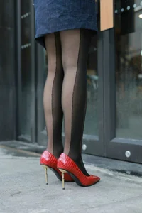 Elegant Office Style: Exploring the IESS Red Shoes Professional Wear Collection - image 14