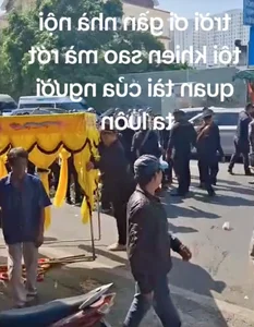 Heartbreaking Moment in Ho Chi Minh City: Netizens React to Funeral Procession Accident - image 1