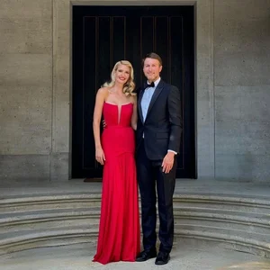 Ivanka Trump’s Signature Style: A Blend of Sophisticated Elegance and Modern Professionalism - image 3