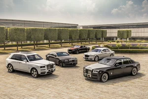 The Ultimate Luxury Experience: Why Rolls-Royce Defines High-End Automotive Excellence and Bespoke Craftsmanship - image 8