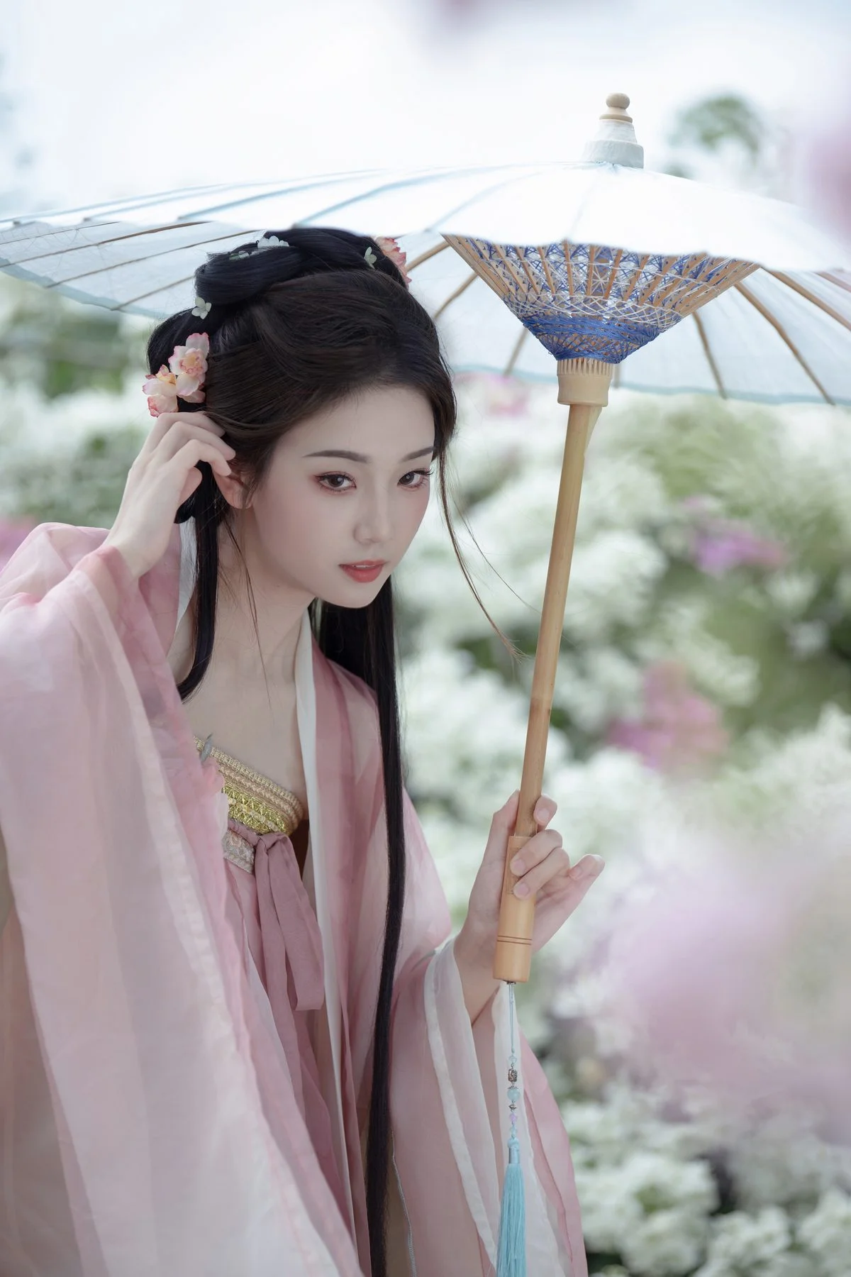 Artistic Expression: YiTuYu Art Language Vol.6164 with Model Zhi Zhi Qi