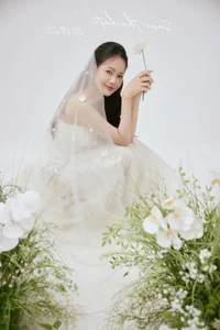 Inside the Fairytale Wedding of a Former U23 Vietnam Football Star - image 2