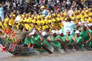 Ghe Ngo Racing: The Spectacular Traditional Festival of the Mekong Delta - image 6