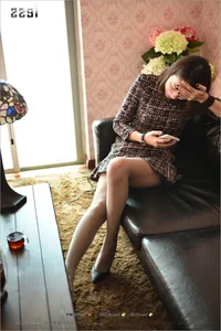 IESS Silk Foot Bento 169: Wei Wei in Thick Grey Stockings - image 93