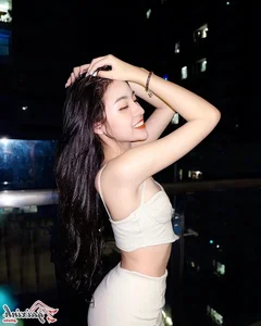 Viral Sensation Tran Thanh Tam Showcases Incredible Long Legs - image 29