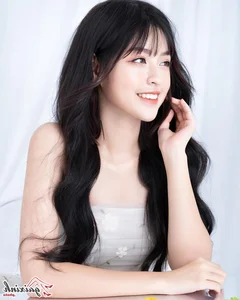 Viral Sensation Tran Thanh Tam Showcases Incredible Long Legs - image 4