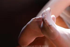 Beautiful Sunlit White Silk Stocking Portraits with IESS Model Wan Ping - Part 1 - image 9