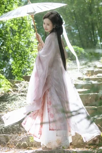 YiTuYu Art Language Vol.10214 Jie Jie: A Stunning 23-Photo Collection of Artistic Portrait Photography - image 9