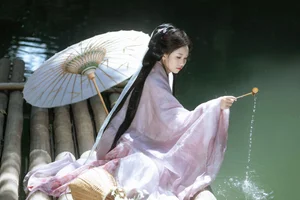 YiTuYu Art Language Vol.10214 Jie Jie: A Stunning 23-Photo Collection of Artistic Portrait Photography - image 17