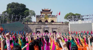 Massive Ao Dai Carnaval in Hanoi Features 1,000 Participants - image 3