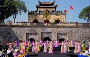 Massive Ao Dai Carnaval in Hanoi Features 1,000 Participants - image 2