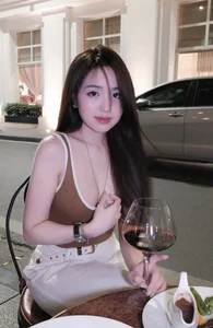Social Media Sensation Captivates Fans With Heartfelt and Elegant Moments - image 0