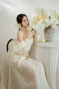 Social Media Sensation Captivates Fans With Heartfelt and Elegant Moments - image 6
