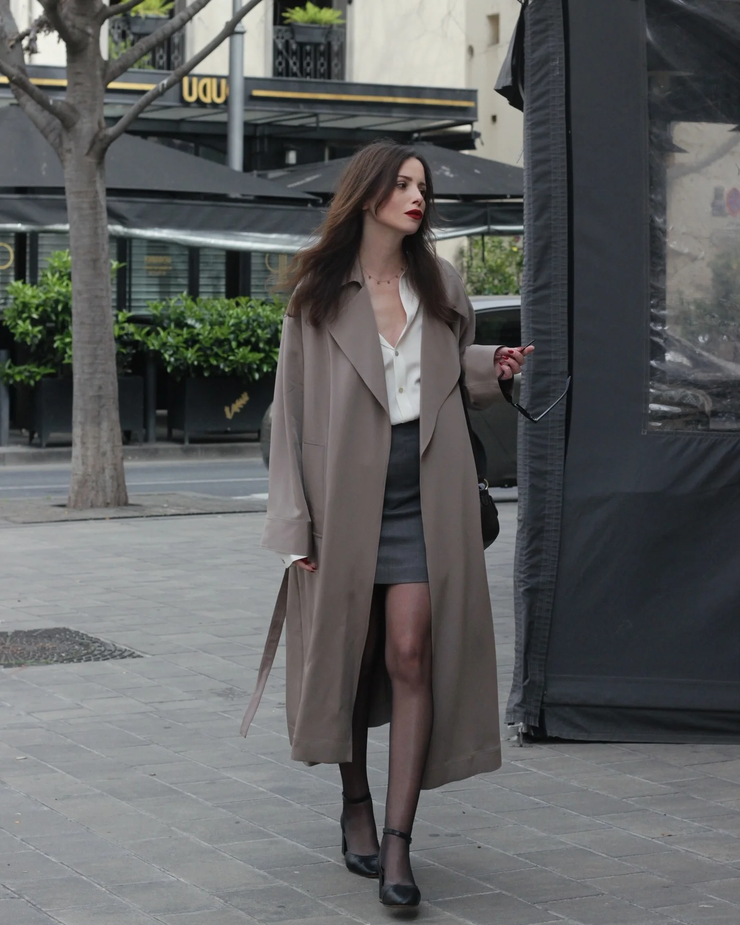 French Women’s Fashion Style: 5 Simple Yet Elegant Formulas for Effortless Chic
