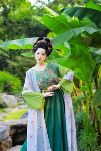 Artistic Portraiture Series Featuring Mao Zi Zi in YiTuYu Vol.7808 - image 0