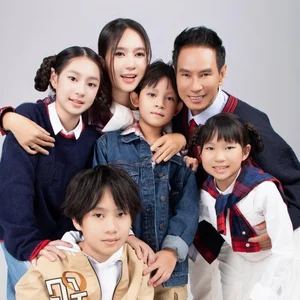 The Viral Charm of Ly Hai’s 12-Year-Old Daughter: A New Generation of Style - image 5