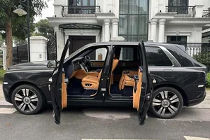 Experience Ultimate Luxury: The Rolls-Royce Cullinan Series II Makes a Grand Debut on the Vibrant Streets of Ho Chi Minh City - image 0