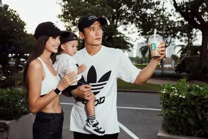 Dianka Zakhidova’s Natural Radiance: Bùi Tiến Dũng’s Wife Captured in Stunning Unfiltered Photos - image 2