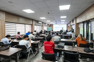 Innovative Asymmetric Architecture at the Vietnam Institute for Advanced Study in Mathematics - image 2