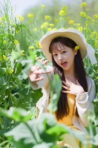 Golden Hour Glow: Ethereal Portrait Photography in Sun-Drenched Flower Fields – Art Language Vol.9109 featuring Model Xiao Yi - image 9
