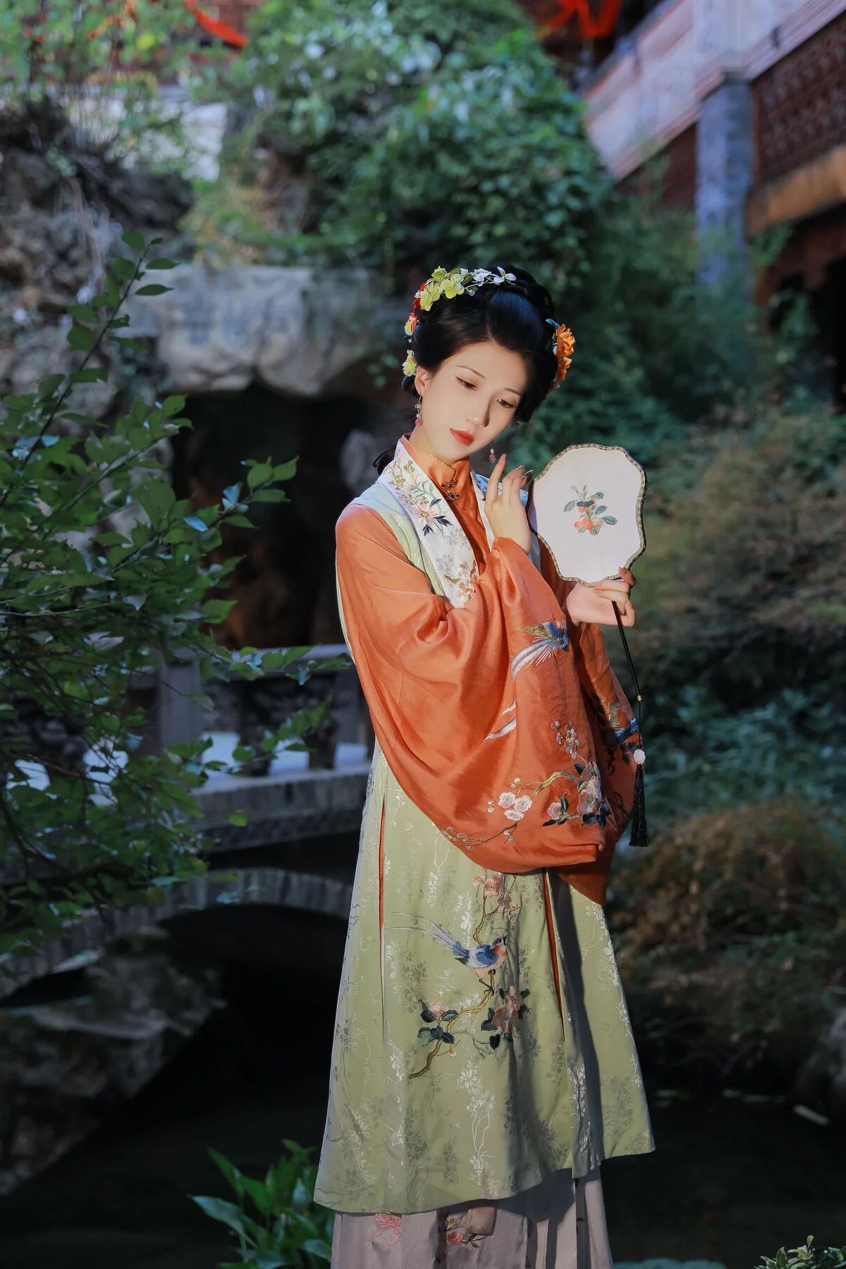 Exploring Elegance in YiTuYu Art Language Vol.7968 with Model Bie Qiu Yue