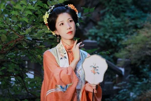 Exploring Elegance in YiTuYu Art Language Vol.7968 with Model Bie Qiu Yue - image 5