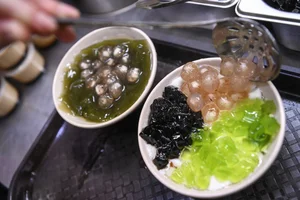Hanoi Street Food: The Famous Tào Phớ Shop Where Locals Queue for a Taste - image 2
